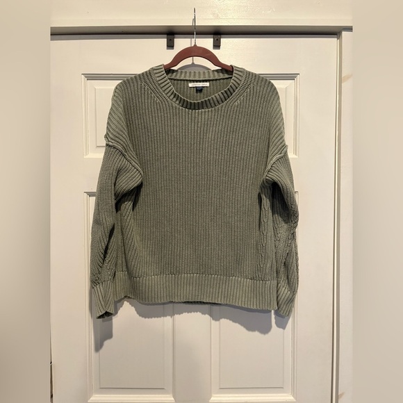 American Eagle Outfitters Sweaters - American Eagle Outfitters Green Crew Neck Sweater